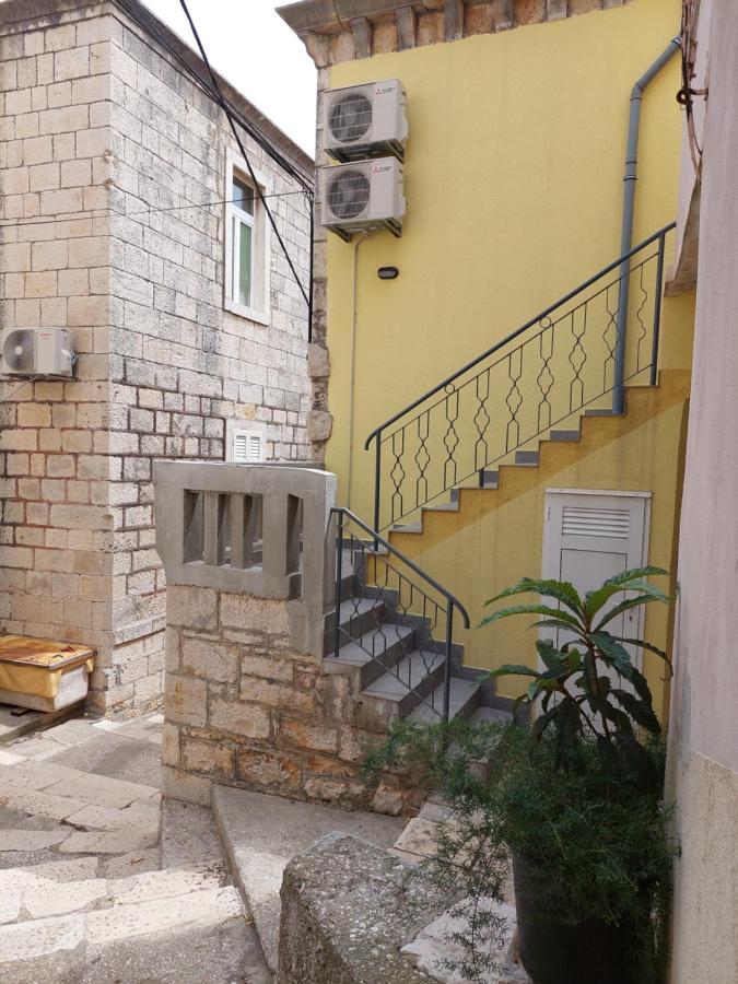 Apartmani Antonia Račišće Eksteriør billede
