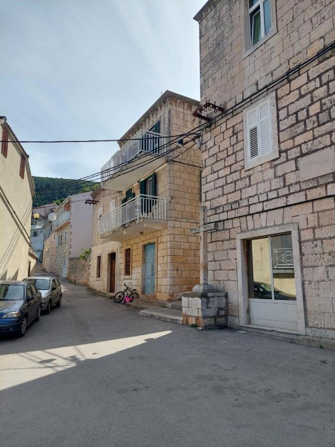 Apartmani Antonia Račišće Eksteriør billede