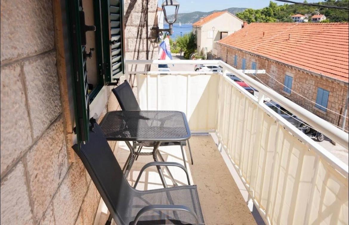 Apartmani Antonia Račišće Eksteriør billede