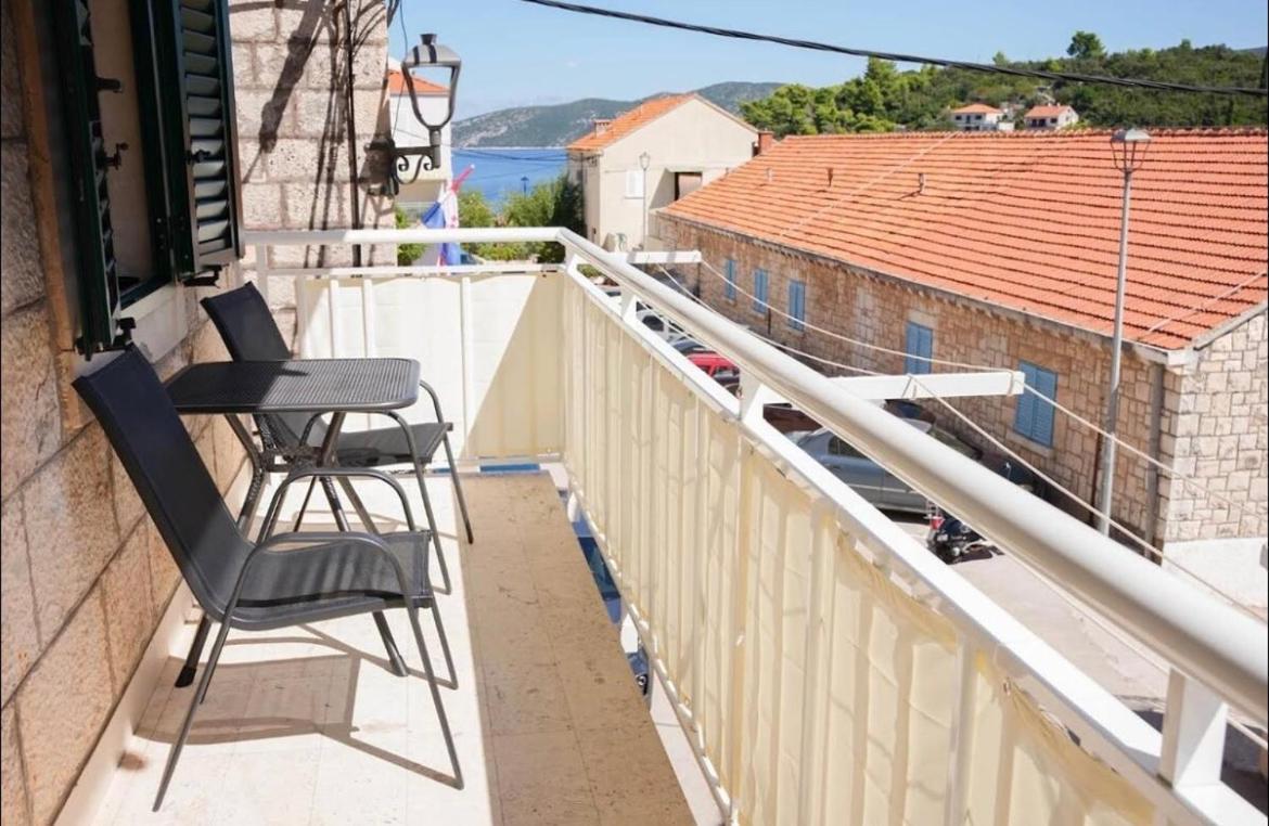 Apartmani Antonia Račišće Eksteriør billede