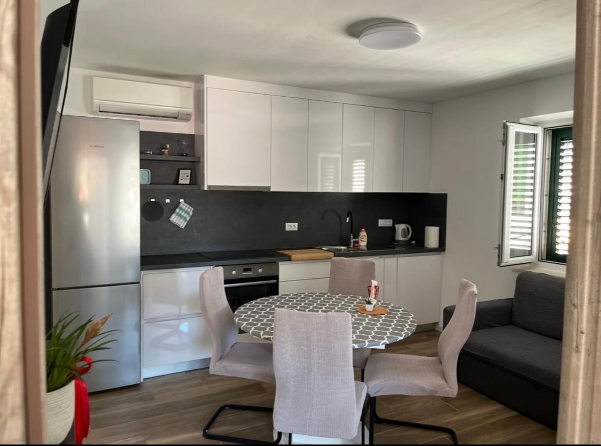 Apartmani Antonia Račišće Eksteriør billede